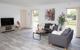 2 Bedrooms With Garage Right On Te Awa River Ride